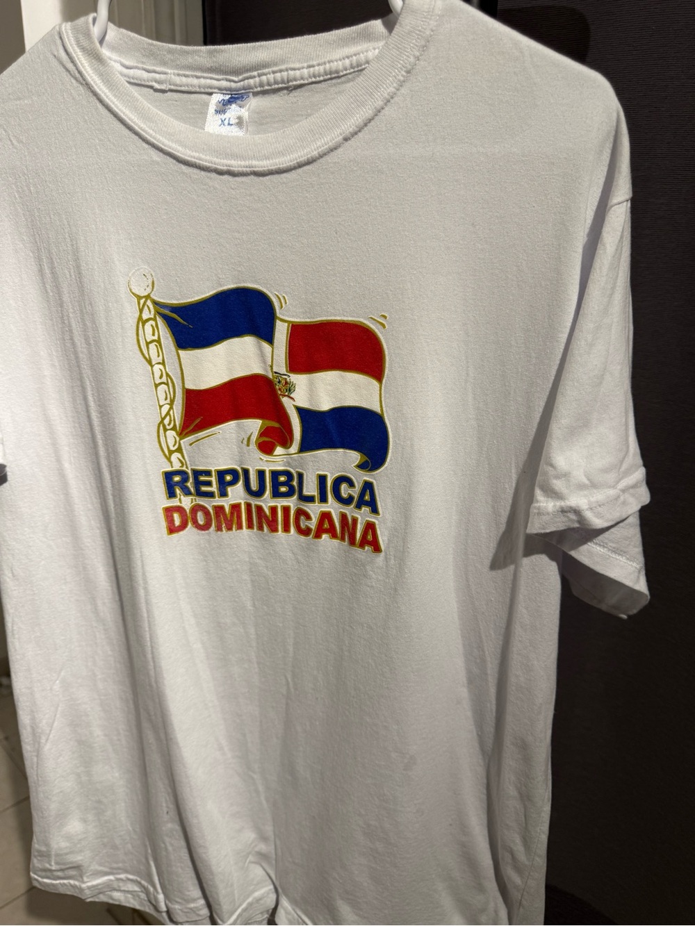 Source Unknown White Republica Dominicana Graphic Tee with Red & Blue Flag